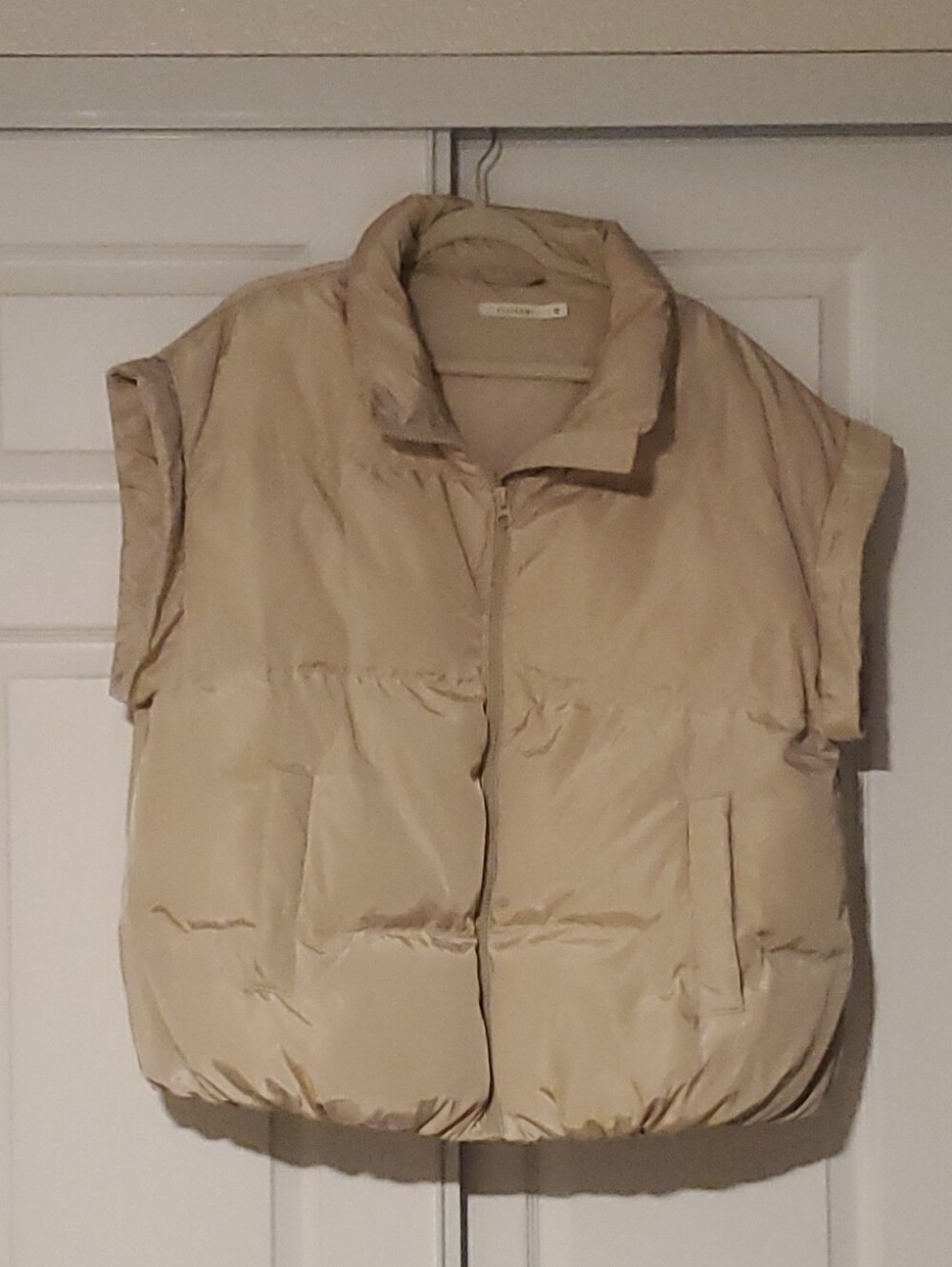 Ellison Cream Sleeveless Quilted Puffer Vest